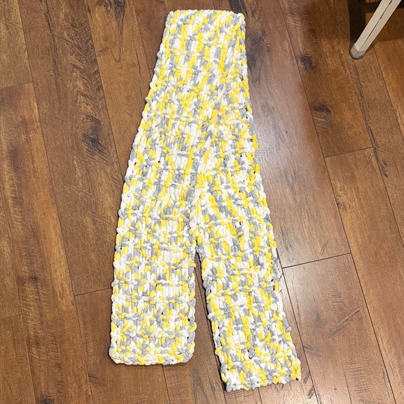 Chunky Knit Women's Scarf - Yellow and Gray Super Soft - Picture 2 of 3